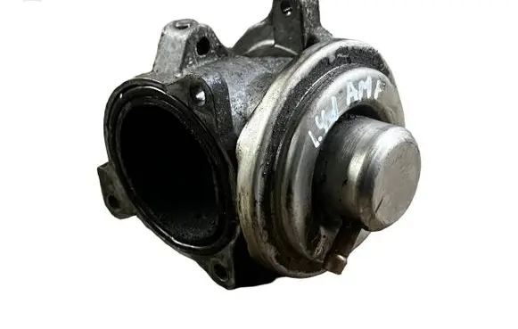 Volkswagen Polo IV 9N3 EGR valve 045129637A 045131501K 339612112