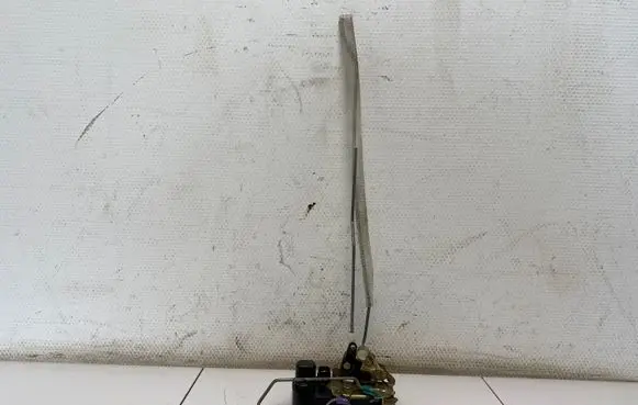 Chrysler PT Cruiser Front door lock