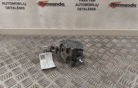 Volkswagen PASSAT B6 Vacuum pump