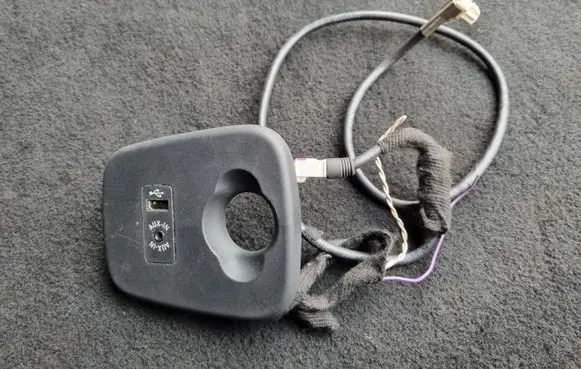 Mini One - Cooper F56 F55 USB socket connector 9270579