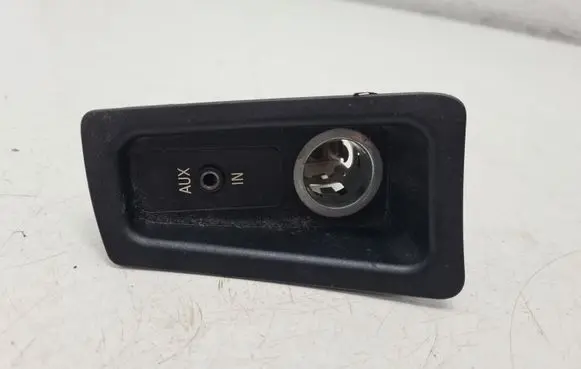 BMW 1 E81 E87 AUX in-socket connector 51169110410 61316930561