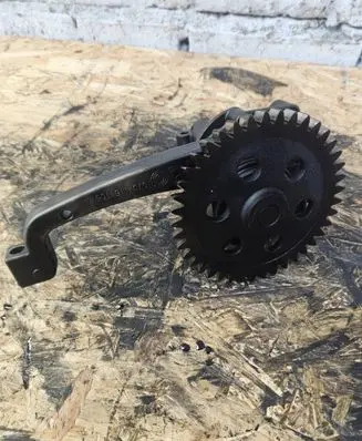 Volkswagen Touareg I Oil pump 070115153