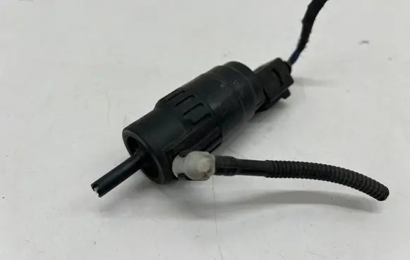 Audi A3 S3 8V Windscreen/windshield washer pump 1K5955651