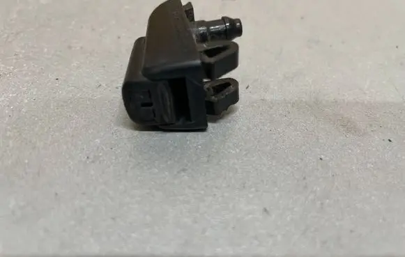 Skoda Octavia Mk3 (5E) Windshield washer spray nozzle 1Z0955985
