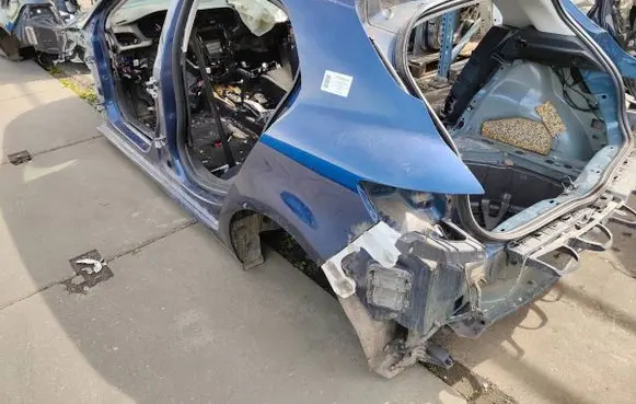 Renault Megane IV Front quarter panel 