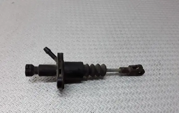 Opel Vectra B Clutch master cylinder 90522656