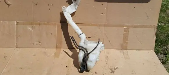 Peugeot 208 Windshield washer fluid reservoir/tank 9683988680
