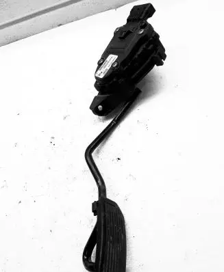 Nissan Almera N16 Accelerator throttle pedal 18002AU410