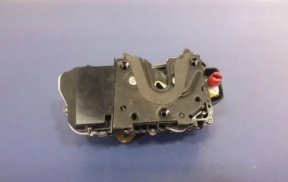 Peugeot 607 Rear door lock 