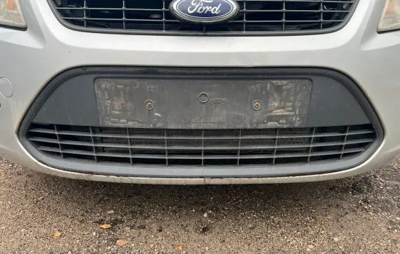 Ford Focus Front bumper lower grill