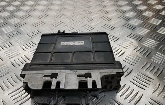 Volkswagen Golf III Gearbox control unit/module 01M927733G