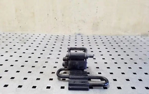 Audi A6 S6 C5 4B Rear door lower hinge 4B0833412E