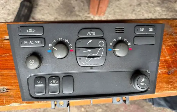 Volvo S60 Climate control unit 8651242 01W39E M6383300109