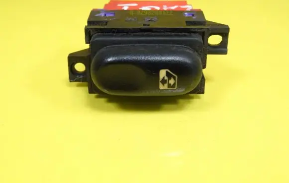 Renault Laguna I Electric window control switch 7700822678B