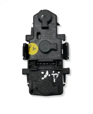 Audi A6 S6 C5 4B Tail light bulb cover holder 148162