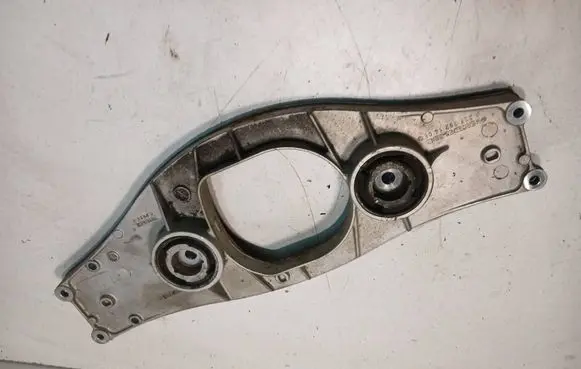 Mercedes-Benz S W221 Rear differential/diff mount bracket A2213521406