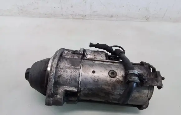 Volkswagen PASSAT B5 Starter motor 068911024