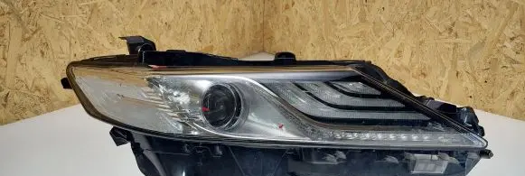 Toyota Camry Headlight/headlamp 3930187
