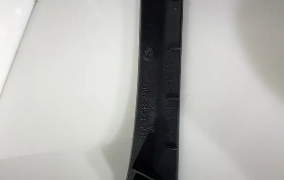 Volkswagen PASSAT B7 Other sill/pillar trim element 3AA868238