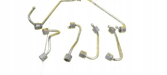 Land Rover Discovery Sport Fuel injector supply line/pipe 28SP12