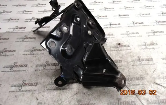 Toyota Yaris Battery tray 