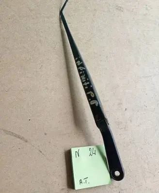 Infiniti G37 Front wiper blade arm 1787788787