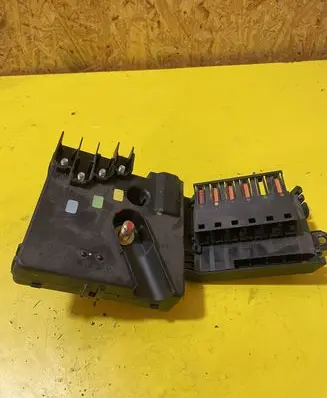 Mercedes-Benz E W211 Fuse module A2115460841 2115460841