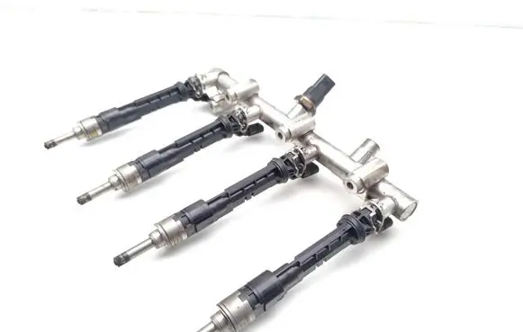 Dacia Duster Fuel injectors set A2820704000 175200298R 175220286R