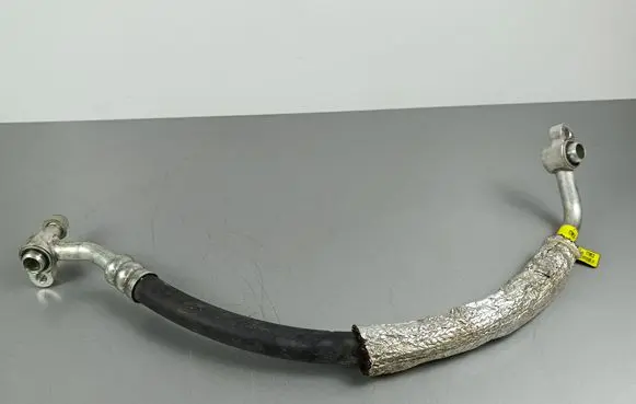 Jeep Grand Cherokee Air conditioning (A/C) pipe/hose 68217212AC