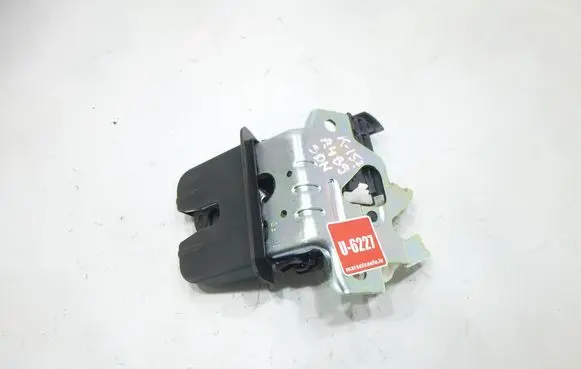 Audi A4 S4 B9 Tailgate/trunk/boot lock/catch/latch 8W0827503