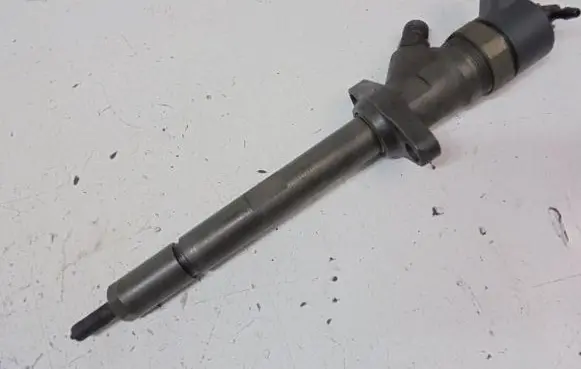 Citroen C5 Fuel injector 9637277980