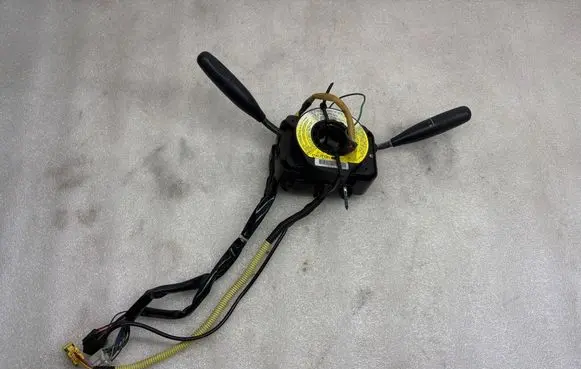 Wiper turn signal indicator stalk/switch