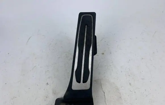 BMW X3 G01 Accelerator throttle pedal 6871053