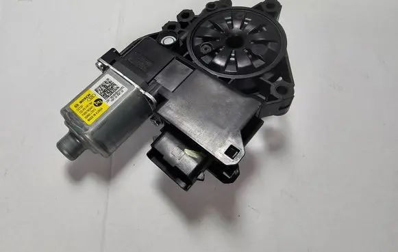 KIA Pro Cee'd III Front door electric window regulator 82460J7015
