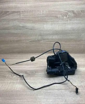 Mercedes-Benz E W210 Front door lock 219730053505