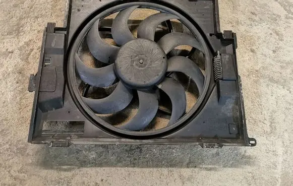 BMW 3 F30 F35 F31 Radiator cooling fan shroud 7640508