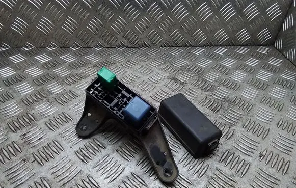 Lexus IS 220D-250-350 Fuse box set 7154YA1 8266253110