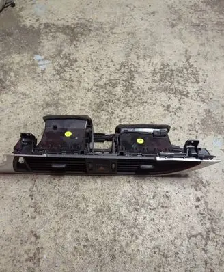 Audi A7 S7 4G Dash center air vent grill 4G1820951
