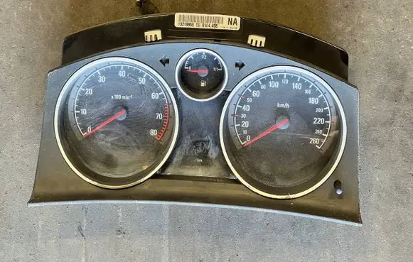 Opel Zafira B Speedometer (instrument cluster) 13216658 SW4405