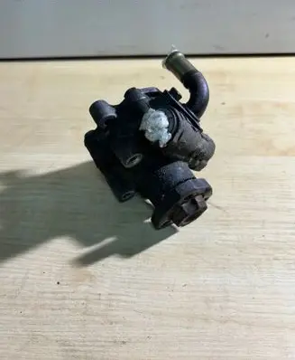 Volkswagen Golf IV Power steering pump