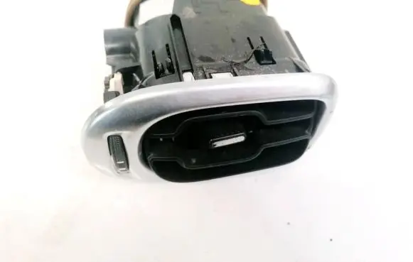 Citroen C3 Picasso Dash center air vent grill 9683043377 8578009010
