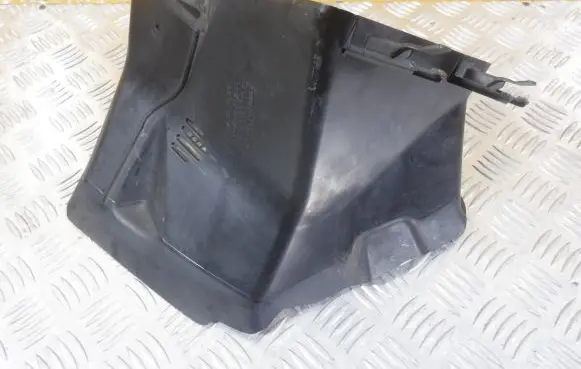 Audi RS Q3 Intercooler air guide/duct channel 83A121673B