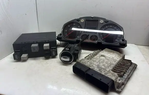 Volkswagen PASSAT B6 Engine ECU kit and lock set 03G906018EM