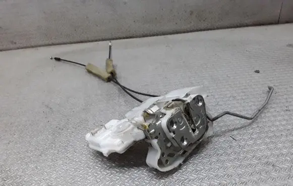 Subaru Outback Front door lock