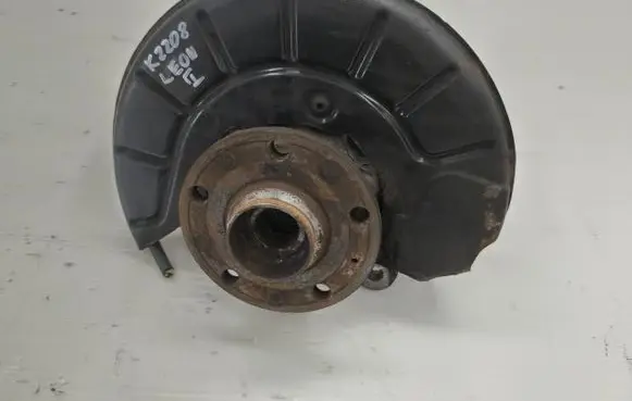 Seat Leon (1P) Front wheel hub spindle knuckle