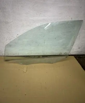 KIA Sorento Front door window glass four-door