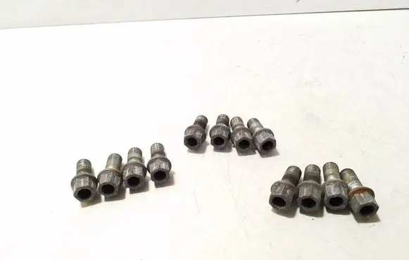 Volkswagen Golf VIII Nuts/bolts 