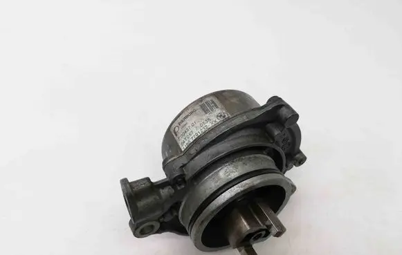 BMW X3 E83 Vacuum pump 70043701