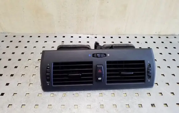BMW X3 E83 Dash center air vent grill 3400074