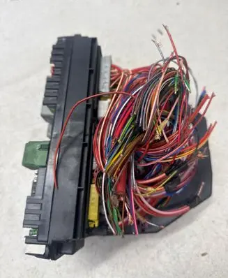 Mercedes-Benz CL C215 Fuse module A2129005912 A2129015204 A2129025405